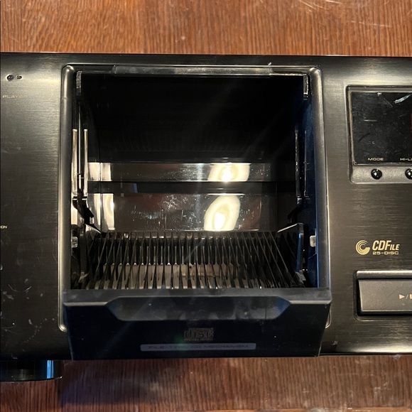 Pioneer Multi Disc CD Player - Picture 3 of 5